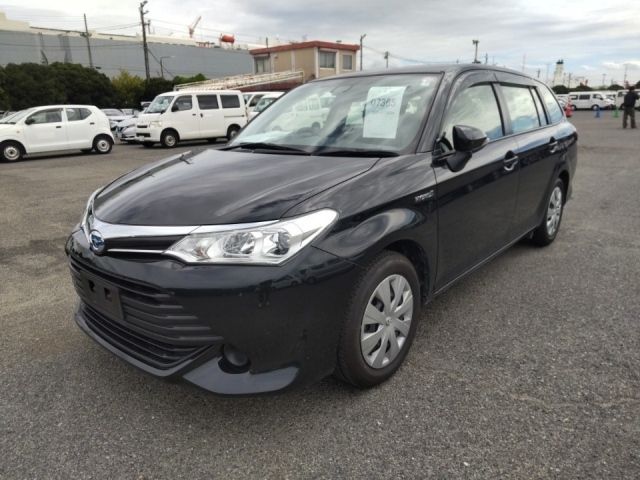 7365 Toyota Corolla fielder NKE165G 2017 г. (LUM Kobe Nyusatsu)